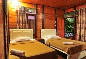 Bungalow_inside_twin_web_2.jpg