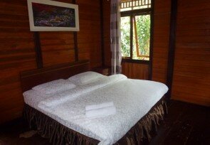 Deluxe_bungalow_double_bed.jpg
